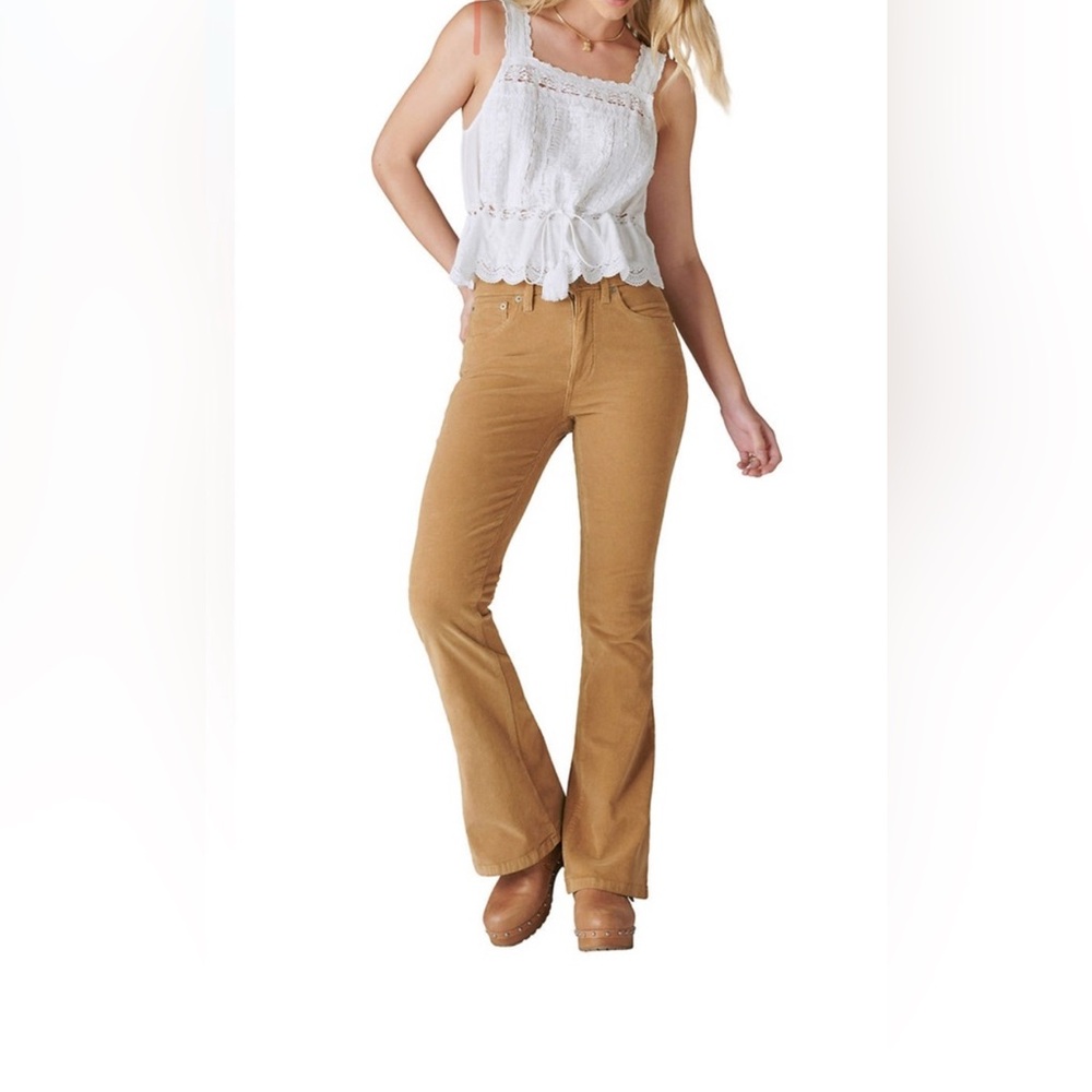 NWT lucky brand flares. Sz 6